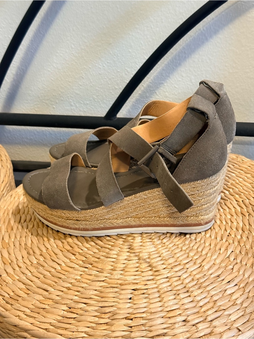 Marc Fisher Gray Suede Espadrille Wedge Sandals Women’s Size 9